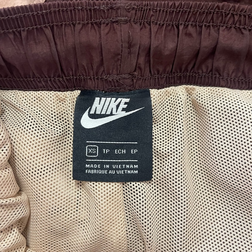 SOLD Nike Icon Clash Shorts - Picture 3 of 5